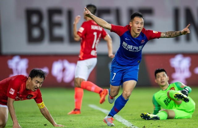 中超转会市场又涌入6条大鱼 三人已敲定新东家 未来值得期待‘milan米兰’(图2)
中超转会市场又涌入6条大鱼 三人已敲定新东家 未来值得期待‘milan米兰’(图2)