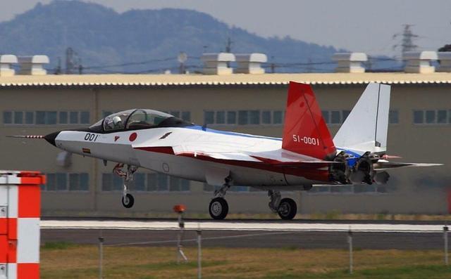 “milan米兰app官网”一方官方:周末联赛中场时 大连国脚将领唱《歌唱祖国》(图2) 米兰官方网站